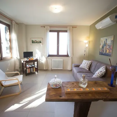 Casa Orlando With Wonderful Lake View And Garden 아파트 *